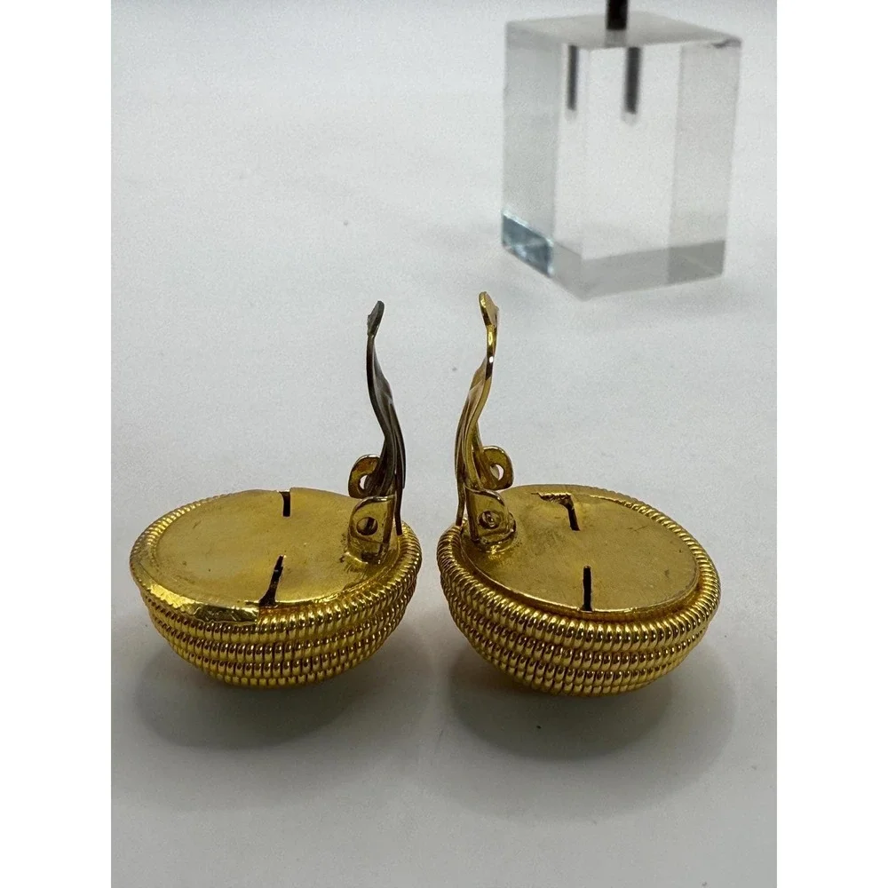 The Unbranded Brand vintage gold